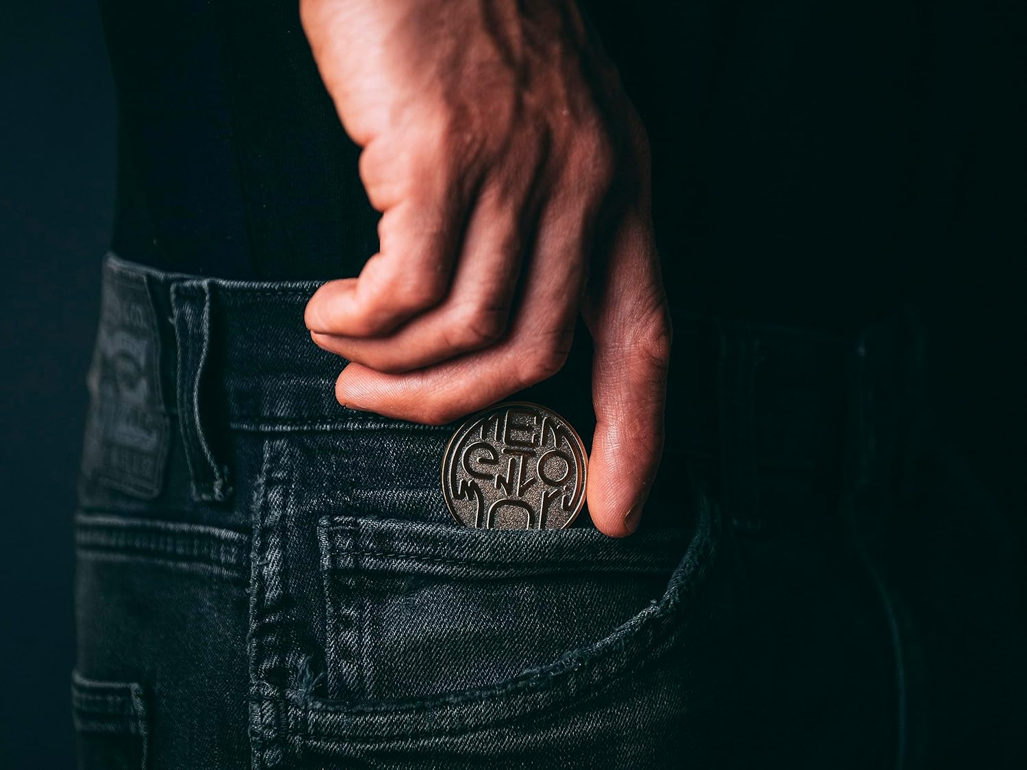 Memento Mori Coin – Hidden Skull Brass EDC Challenge Coin